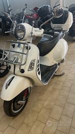 Piaggio Vespa 300 GTS
