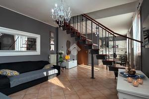 3 LOCALI A SAN POLO D'ENZA