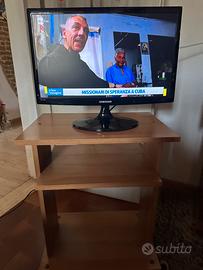 Tv led e tavolino