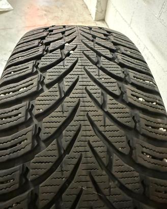 Pneumatici Nokian WINTER TIRES SUV4 235/50 R19