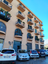 Pressi piazza indipendenza locale cantinato