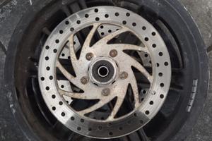 Coppia di cerchi e dischi Aprilia Sportcity