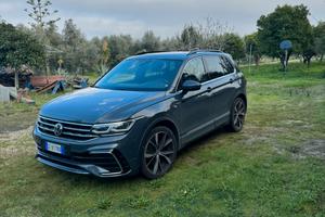 Volkswagen Tiguan R-Line 200 cv 4Motion