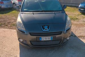 Peugeot 5008 2.0 HDi 150CV Tecno
