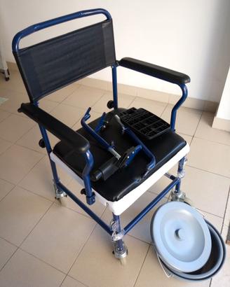 Sedia comoda con ruote