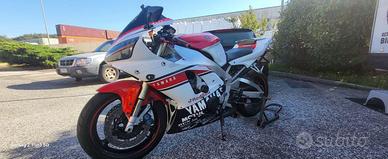 Yamaha yzf R1
