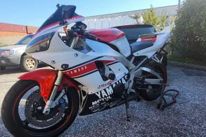 Yamaha yzf R1