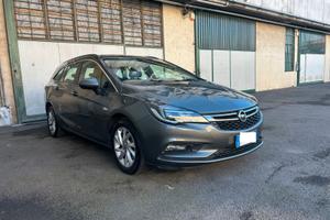 Opel Astra 1.6 CDTISW cambio aut. ok neopatentati