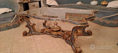 Tavolino da salotto in legno con piano in vetro