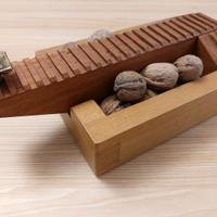 schiaccianoci in legno massello