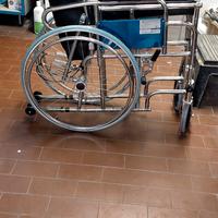 sedia a rotelle reclinabile 