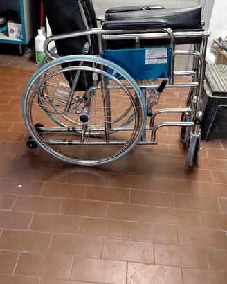 sedia a rotelle reclinabile 