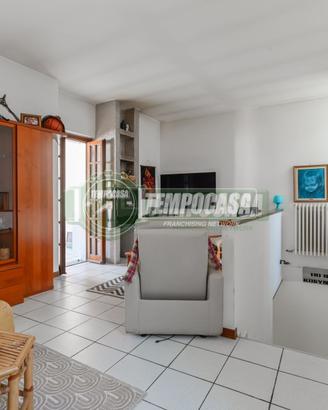 APPARTAMENTO DI 3 LOCALI CON TERRAZZO SENZA SPESE