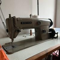 Macchina da cucire professionale