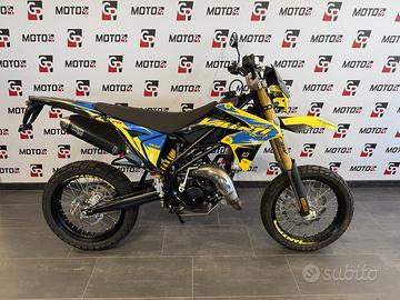 Suzuki Valenti Motard S01 50