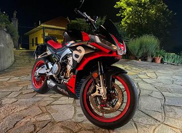 Aprilia Tuono 660