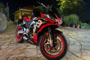 Aprilia Tuono 660