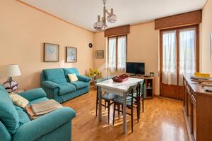 CASA SEMINDIPENDENTE A CHIURO