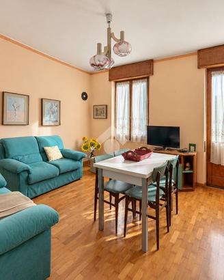 CASA SEMINDIPENDENTE A CHIURO