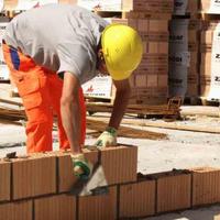 Muratore e piasrellista