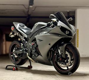Yamaha R1 “bigbang”- 2014