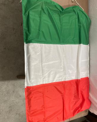 BANDIERA D'ITALIA  1 METRO 02 CM LARGHEZZA 65 CM A