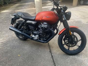 MOTO GUZZI V7 Stone 850
