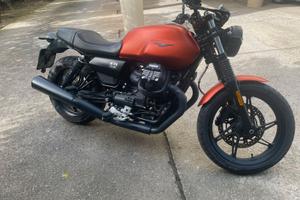 MOTO GUZZI V7 Stone 850