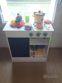 cucina giocattolo Ikea con accessori inclusi
