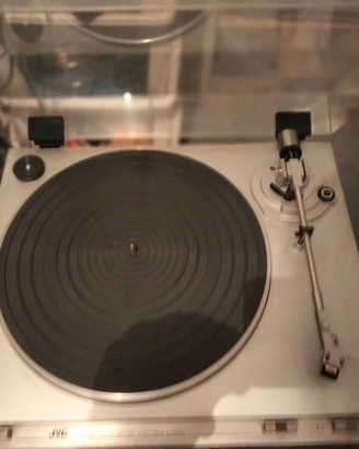 Giradischi JVC e casse Sonics