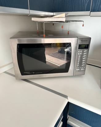Forno A mircoonde combinato con funzione ventilato