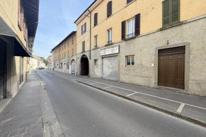 NEGOZIO A OSPITALETTO