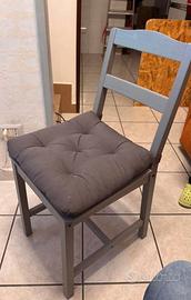 3 sedie più cuscini