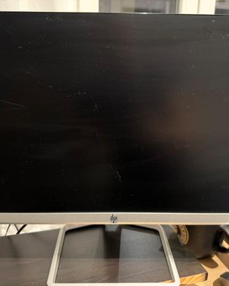 Monitor full ha 24 pollici HP