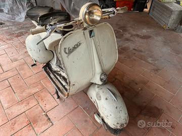 Vespa struzzo conservata
