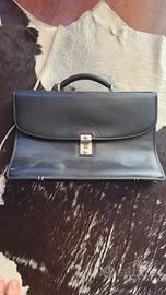 24 ore in pelle nera di versace