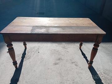 Tavolo in legno 