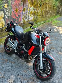 Suzuki gsr 600