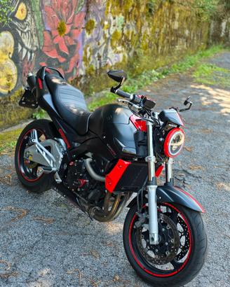 Suzuki gsr 600