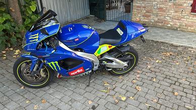 Aprilia rsv 1000 factory