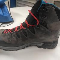 Scarponi da montagna in goretex montura tre cime