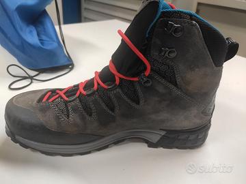 Scarponi da montagna in goretex montura tre cime