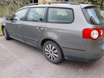 Passat anno 2006 - 294.000km con cerchi da 17"