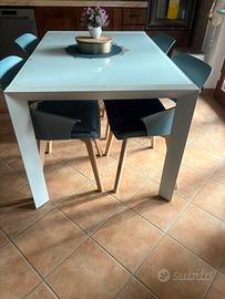 Tavolo allungabile metallo e vetro