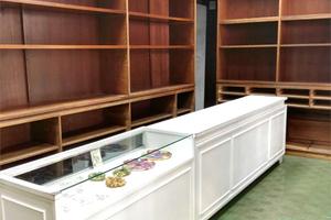 PIAZZA DUOMO - FONDO COMMERCIALE CON 2 VETRINE