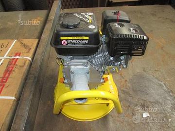 VIBRATORE PER CEMENTO