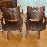 Coppia di sedie in legno artigianali