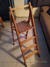 Scala in legno pieghevole