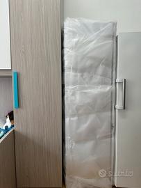 Frigorifero incasso Beko imballato + mobile febal