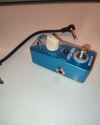 Mooer Pitchbox Pitch Shifter Harmonizer